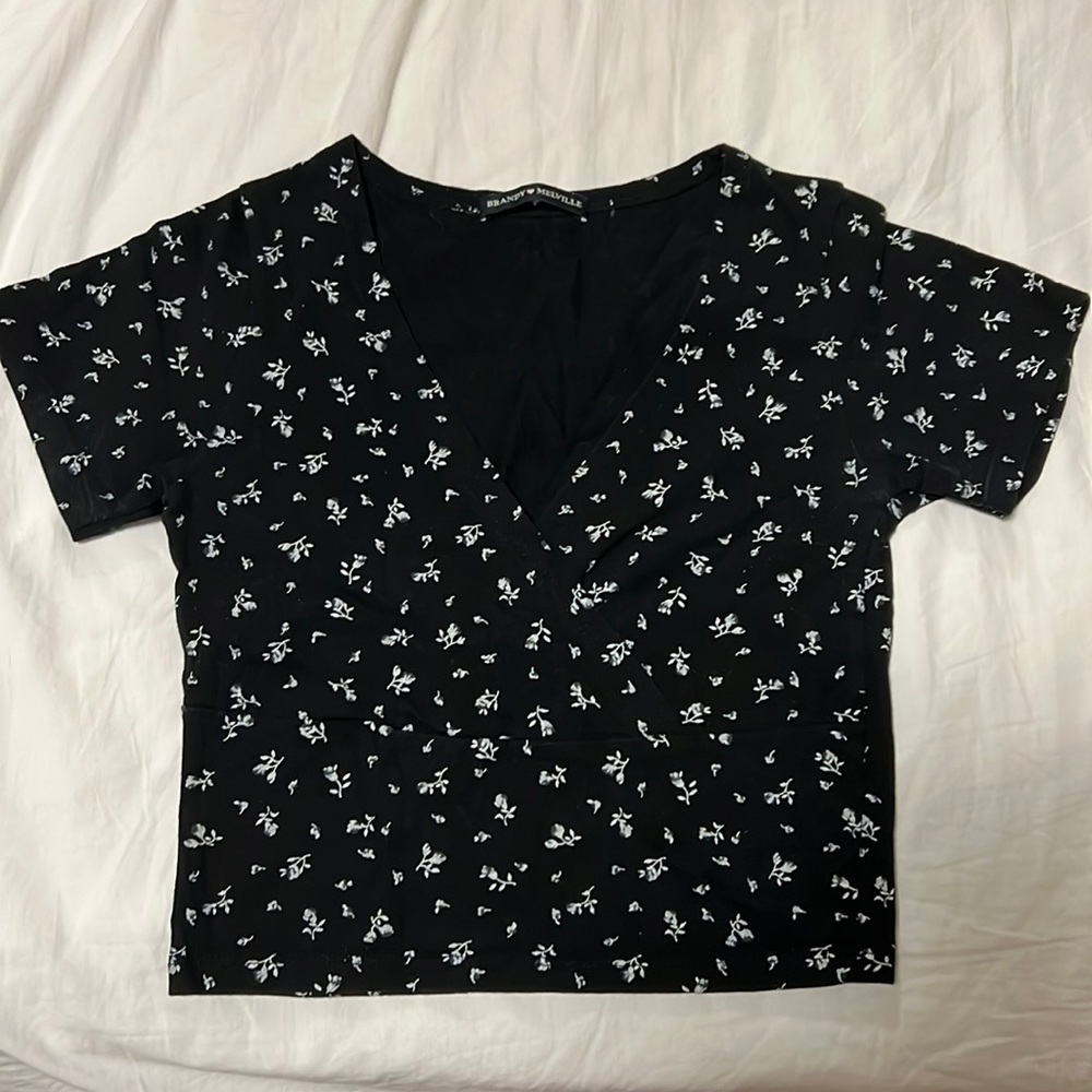 Brandy Melville v neck
